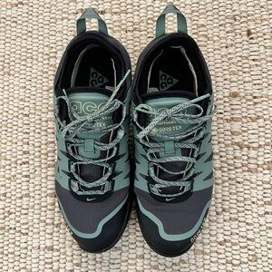 *SOLD* Nike ACG GORE-TEX Men's Athletic Shoes - Black and Green